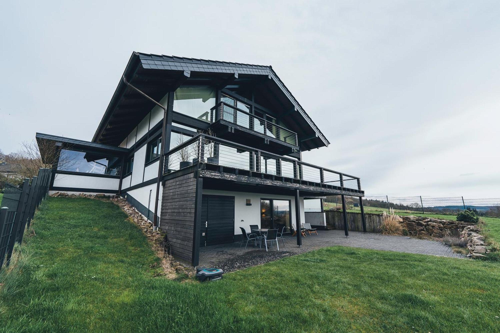 Hunsrueck Valley View Apartment With Cedar Sauna Bruschied Екстериор снимка
